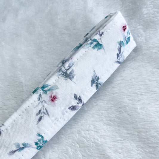 Minimalistic Floral Keychain Wristlet