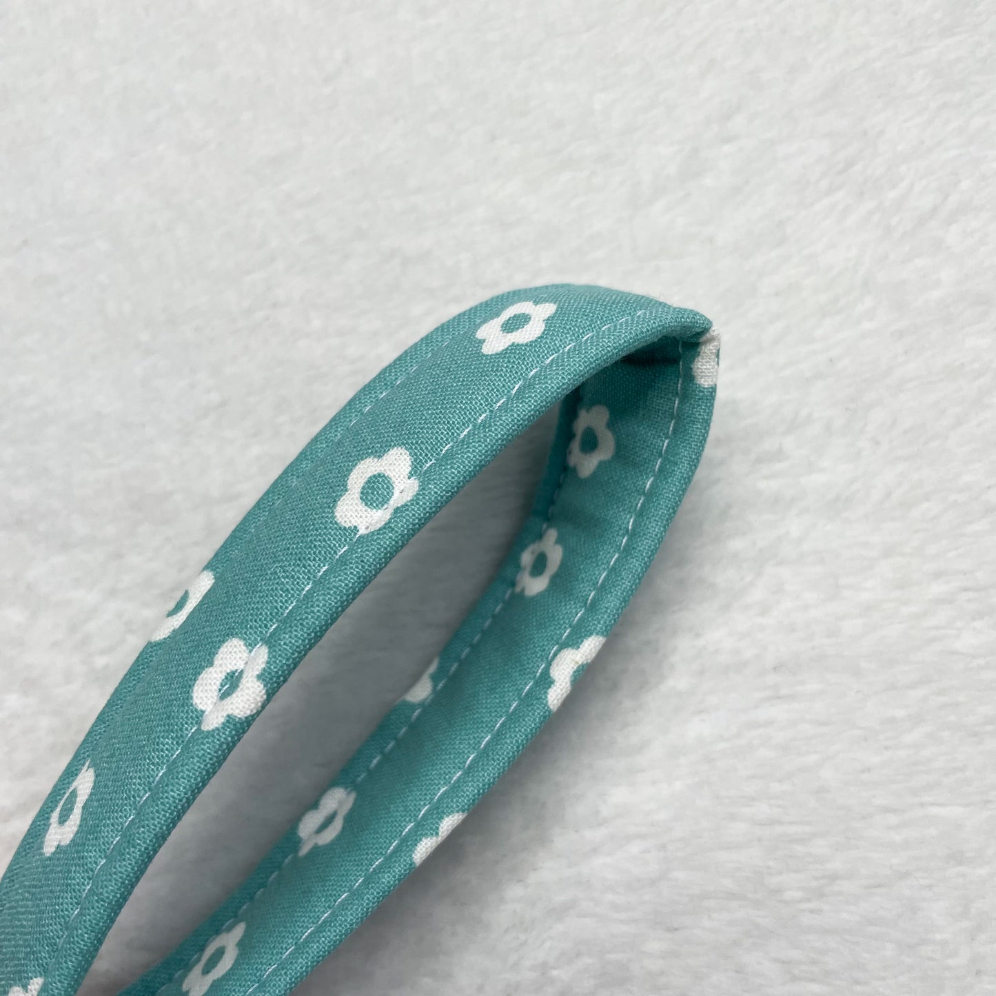 Mint Daisy Keychain Wristlet