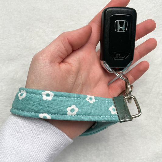 Mint Daisy Keychain Wristlet